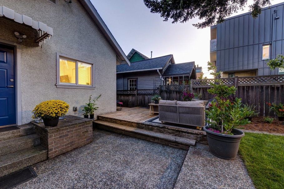 744 E 3rd Street North Vancouver, BC - 20