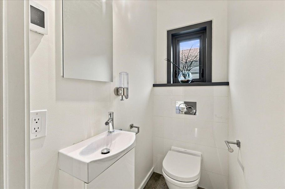 3008 Victoria Drive Vancouver, BC - 20