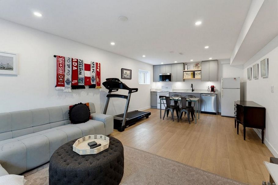 4921 Chester Street Vancouver, BC - 27