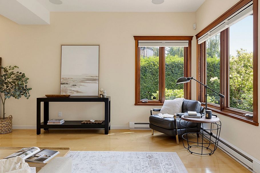 141 E Windsor Road North Vancouver, BC - 26
