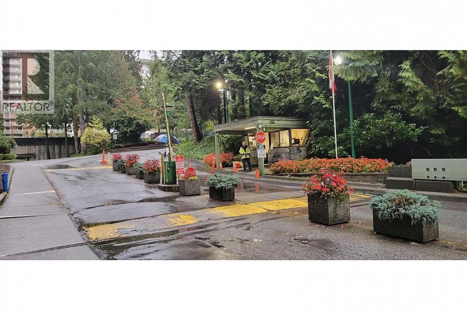 519 2012 Fullerton Avenue North Vancouver, BC - 32