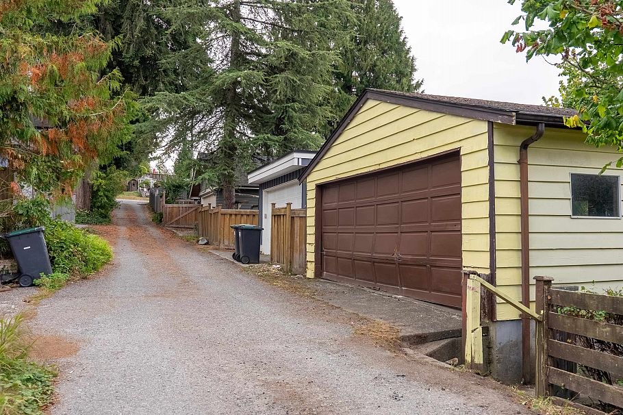 234 W St. James Road North Vancouver, BC - 15