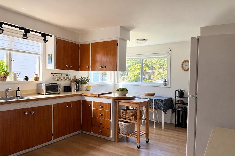 216 E 18th Street North Vancouver, BC - 4