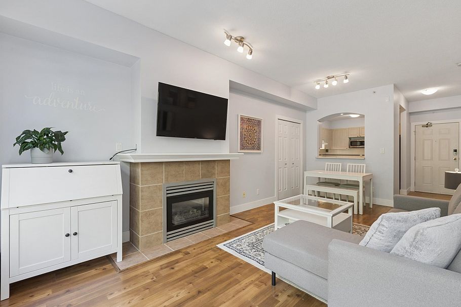 321 3600 Windcrest Drive North Vancouver, BC - 5