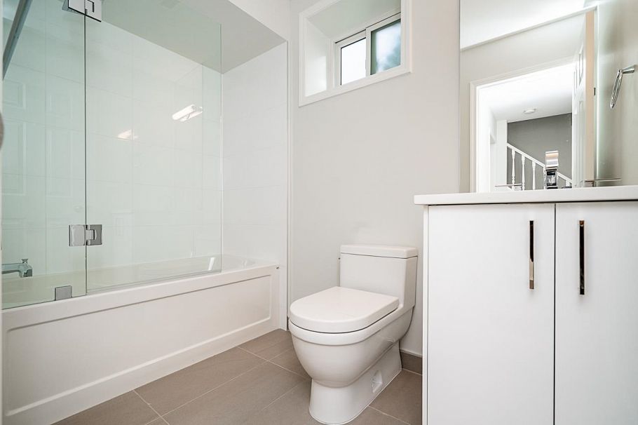 2308 W 14th Avenue Vancouver, BC - 33