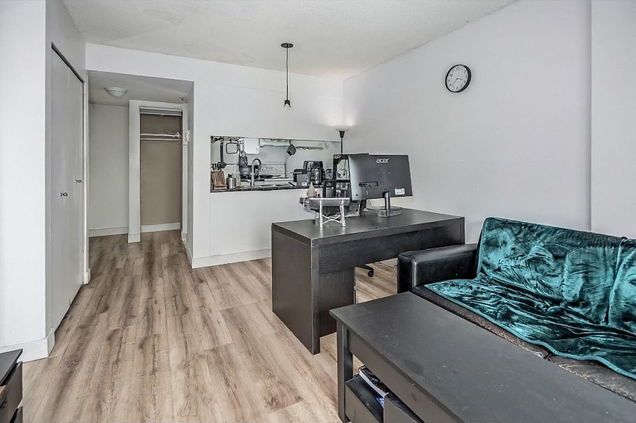 905 1188 Howe Street Vancouver, BC - 5