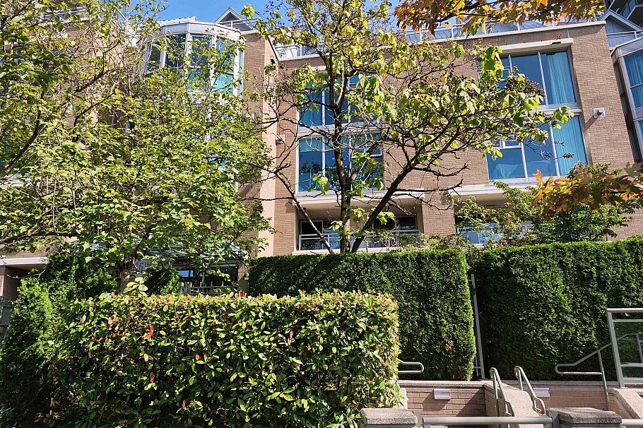 1040 Quebec Street Vancouver, BC - 2