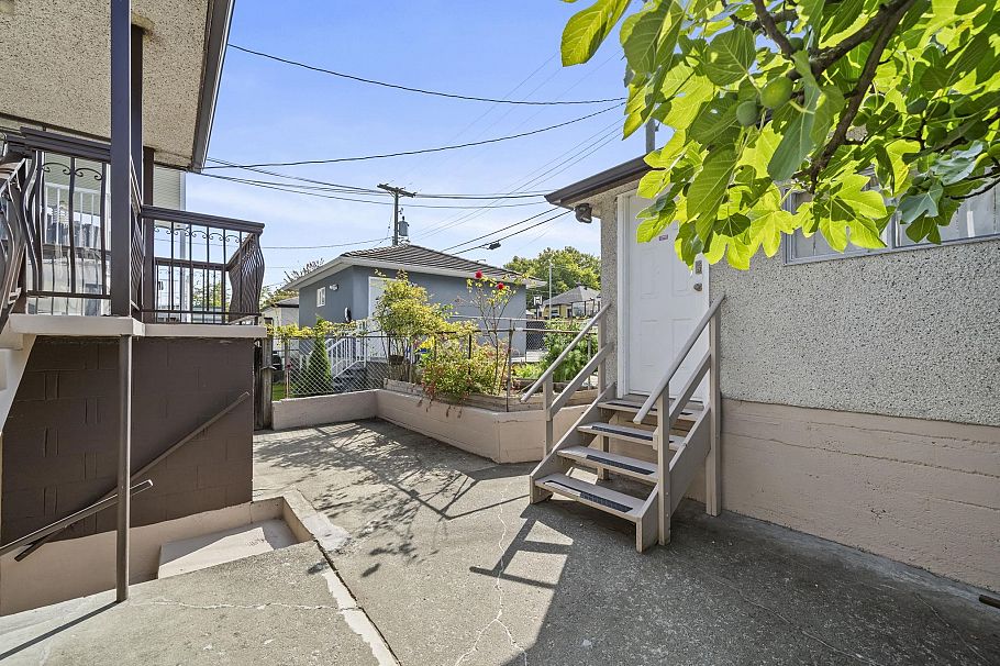 2634 Parker Street Vancouver, BC - 33
