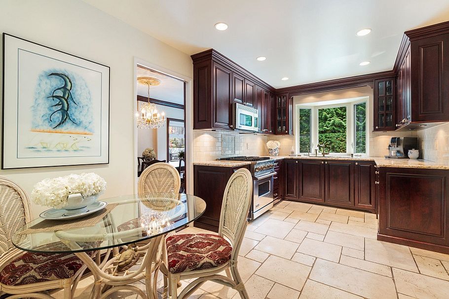 971 Canyon Boulevard North Vancouver, BC - 18