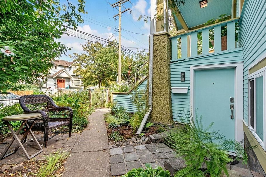 2076 Turner Street Vancouver, BC - 16
