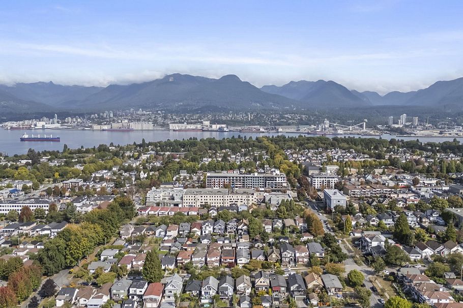2634 Parker Street Vancouver, BC - 37