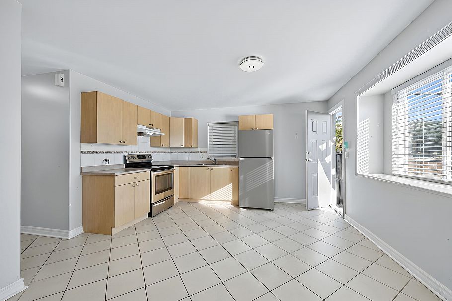 392 E 63rd Avenue Vancouver, BC - 20