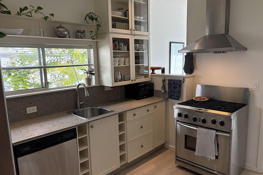 744 E 3rd Street North Vancouver, BC - 11