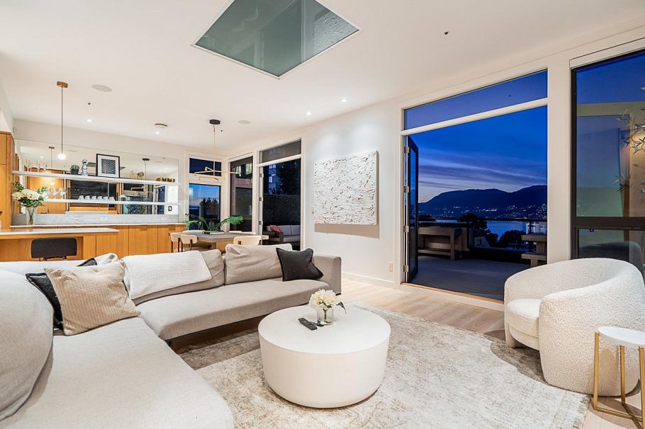 2445 W 1st Avenue Vancouver, BC - 15