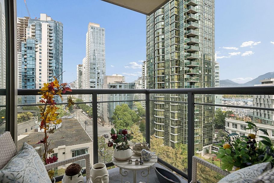 1005 1328 W Pender Street Vancouver, BC - 12