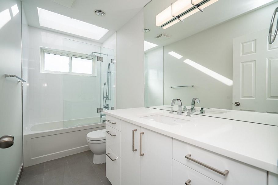 2308 W 14th Avenue Vancouver, BC - 29