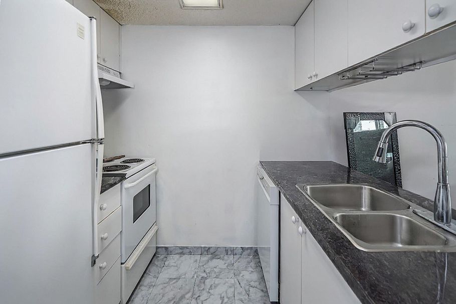 905 1188 Howe Street Vancouver, BC - 15