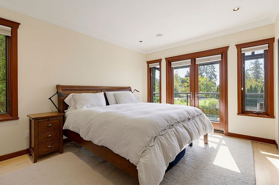 141 E Windsor Road North Vancouver, BC - 23