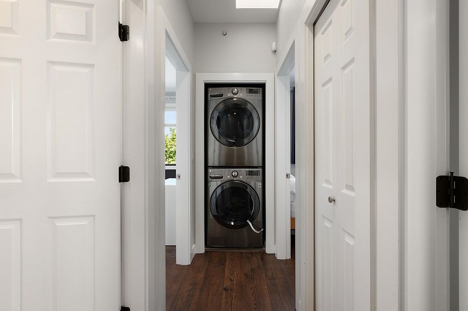 1382 E 17th Avenue Vancouver, BC - 35