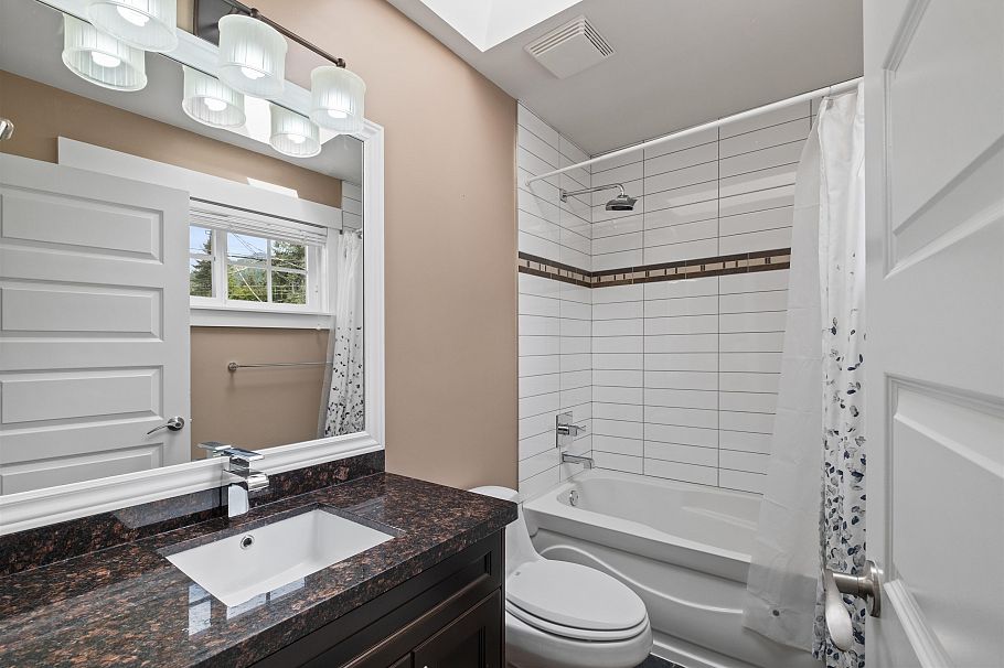 1501 Frederick Road North Vancouver, BC - 20