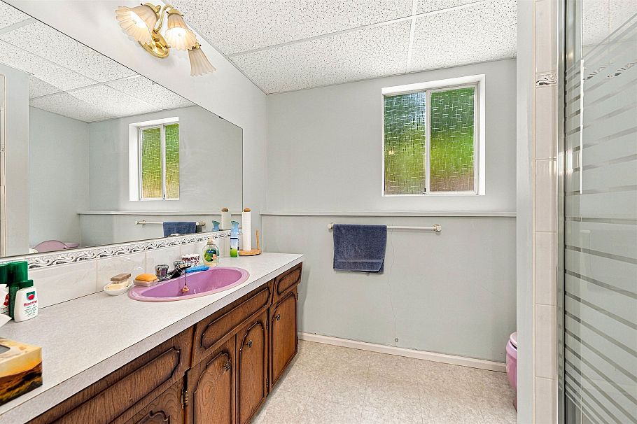 3773 Regent Avenue North Vancouver, BC - 21