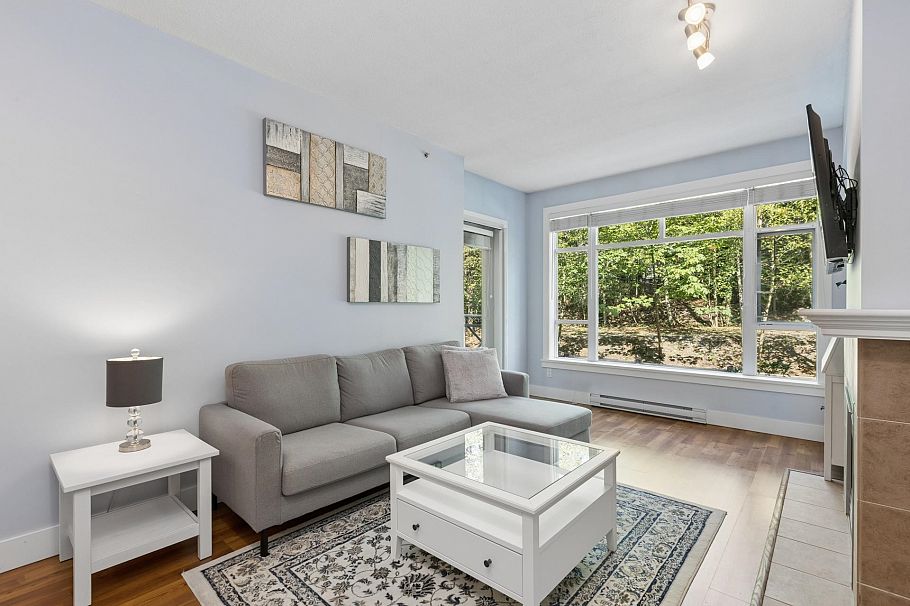 321 3600 Windcrest Drive North Vancouver, BC - 3