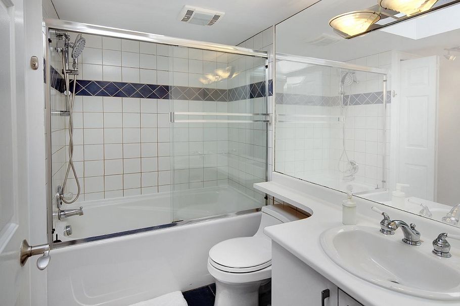 1210 W 7th Avenue Vancouver, BC - 23