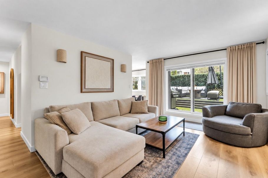 102 1935 W 1st Avenue Vancouver, BC - 2