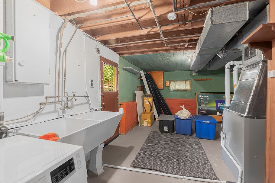 234 W St. James Road North Vancouver, BC - 17