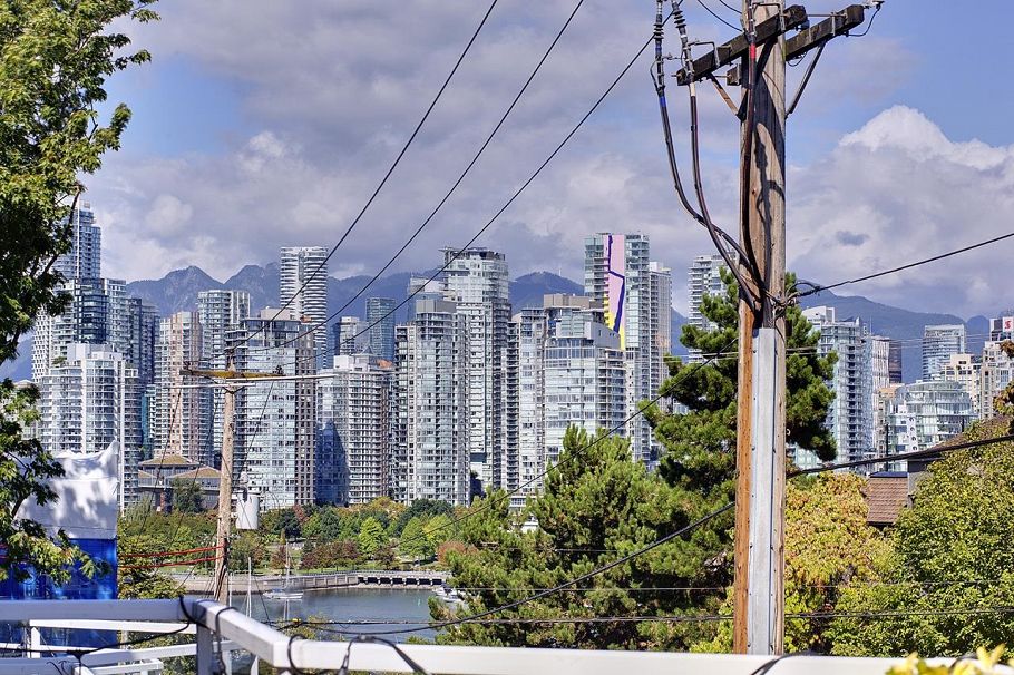 1210 W 7th Avenue Vancouver, BC - 4