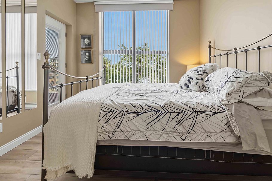 405 160 E 13th Street North Vancouver, BC - 13