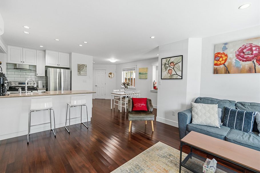 318 W 18th Street North Vancouver, BC - 28