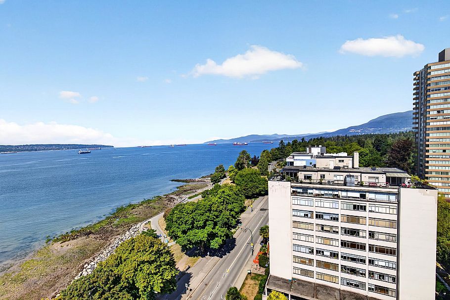 1402 1995 Beach Avenue Vancouver, BC - 16