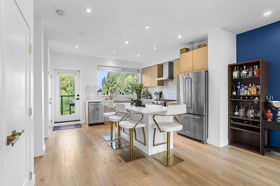 53 3597 Malsum Drive North Vancouver, BC - 11