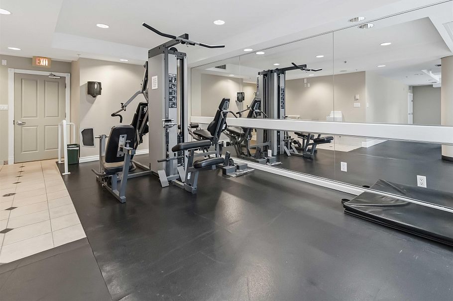 405 160 E 13th Street North Vancouver, BC - 31