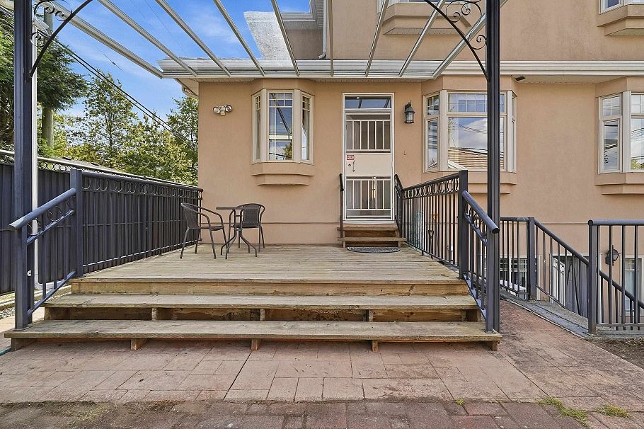2763 E 53rd Avenue Vancouver, BC - 30