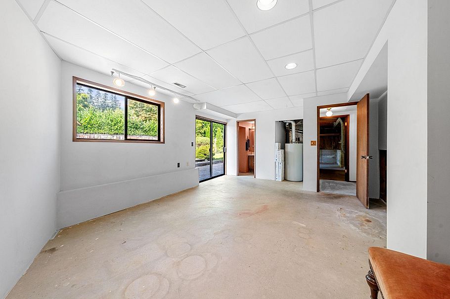 3833 Lynn Valley Road North Vancouver, BC - 29