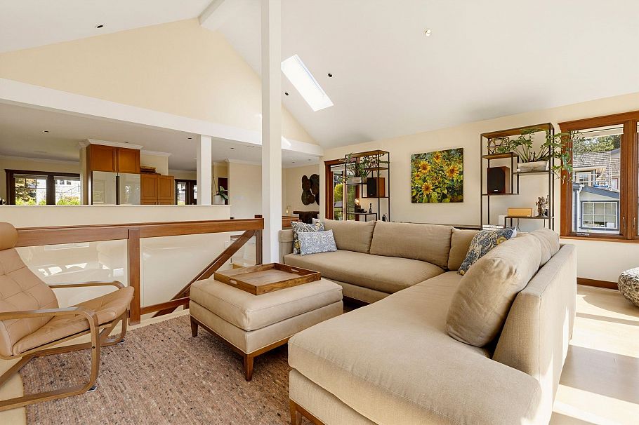141 E Windsor Road North Vancouver, BC - 15