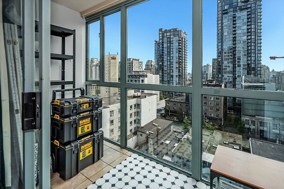 905 1188 Howe Street Vancouver, BC - 21