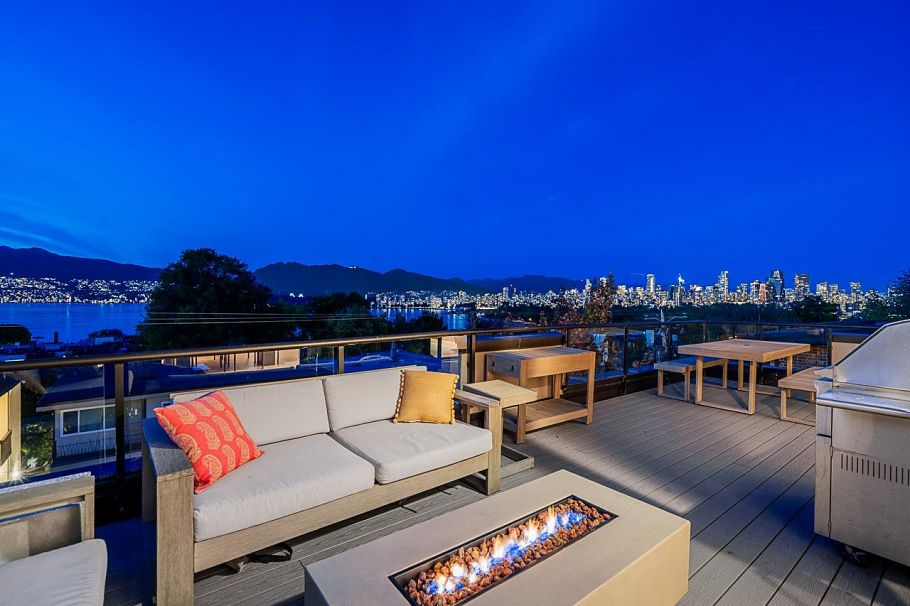 2445 W 1st Avenue Vancouver, BC - 3