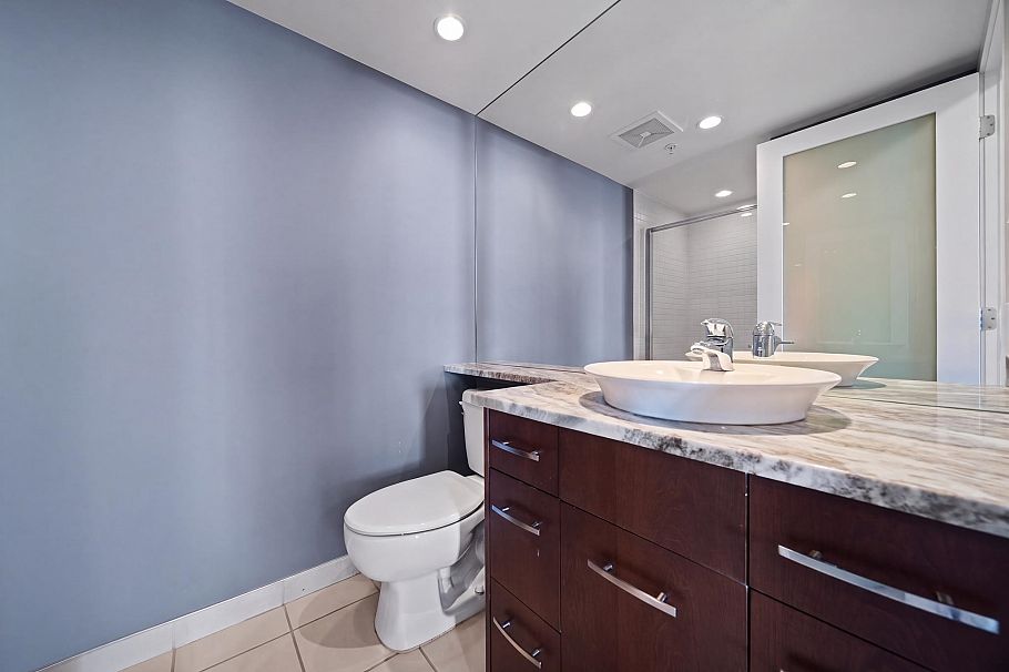 1404 155 W 1st Street North Vancouver, BC - 14