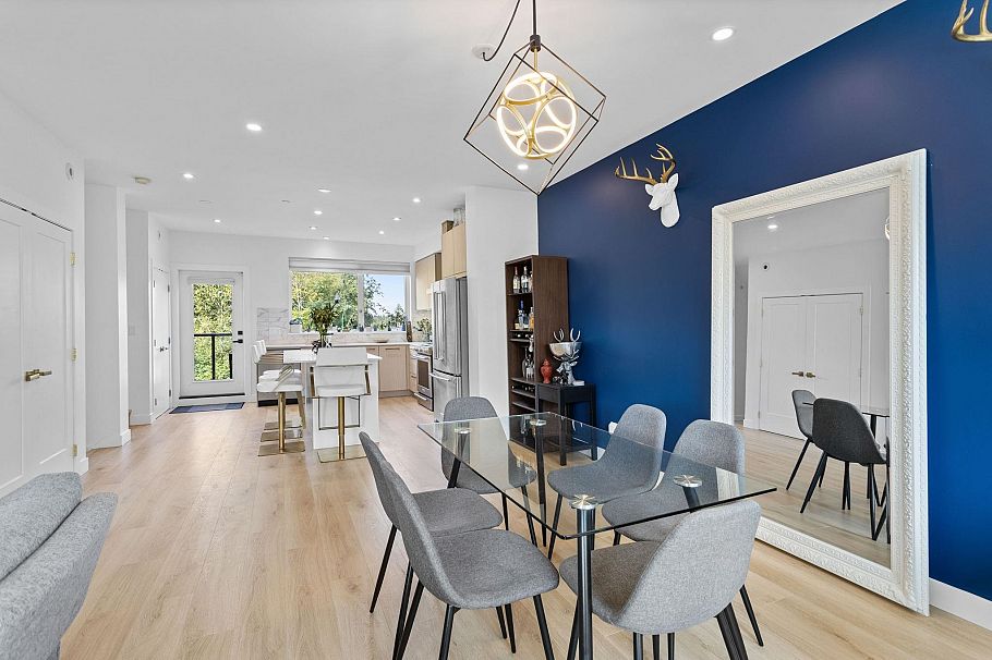 53 3597 Malsum Drive North Vancouver, BC - 9