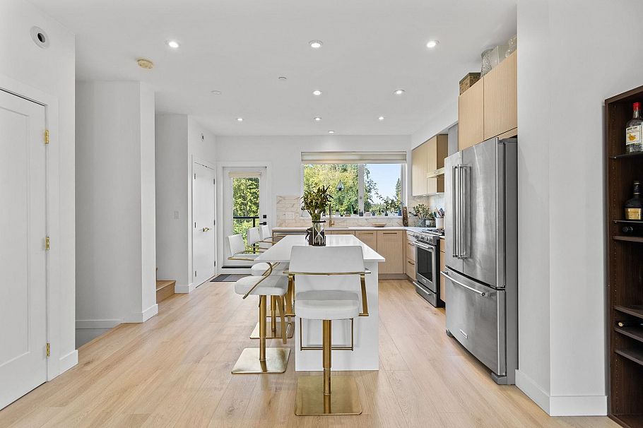 53 3597 Malsum Drive North Vancouver, BC - 12