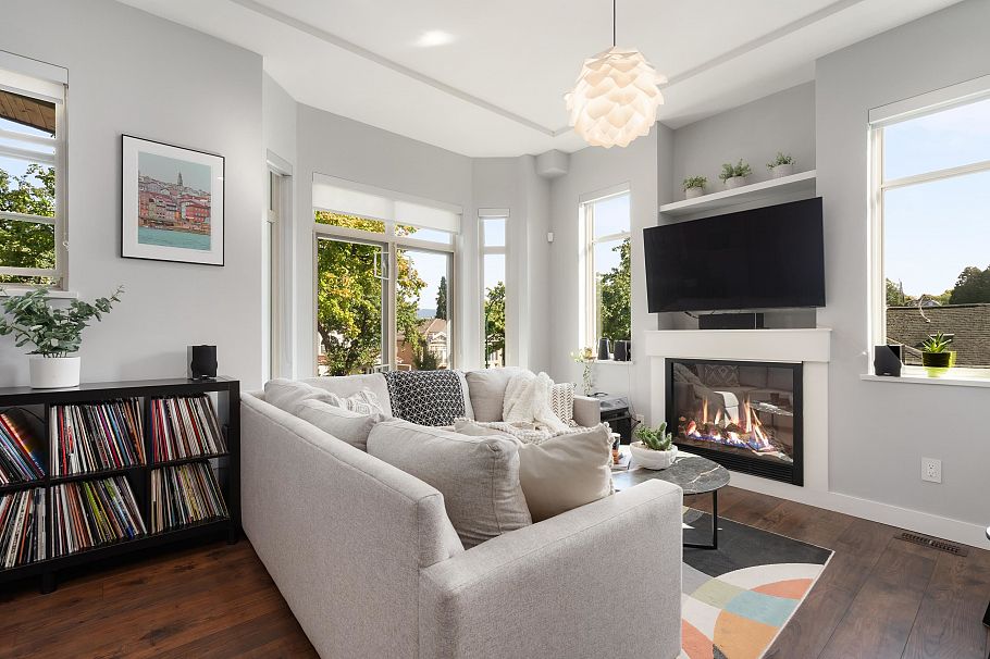 1382 E 17th Avenue Vancouver, BC - 3