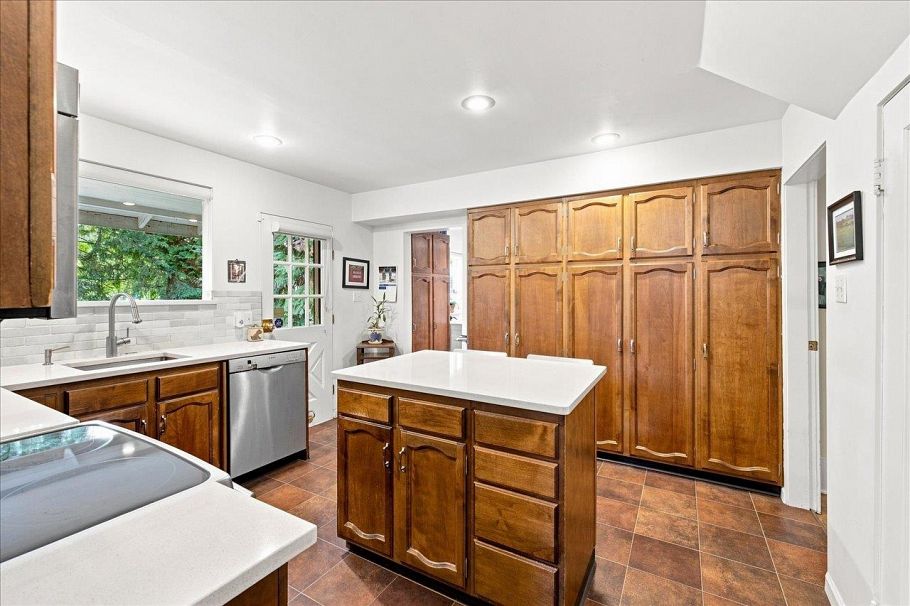 6048 Elm Street Vancouver, BC - 10