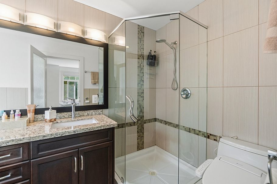 318 W 18th Street North Vancouver, BC - 23