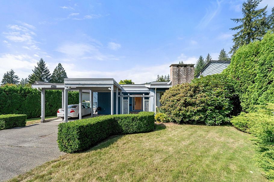 3833 Lynn Valley Road North Vancouver, BC - 37