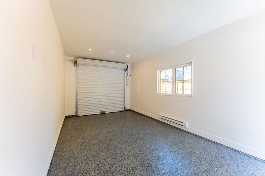 2598 E 16th Avenue Vancouver, BC - 29