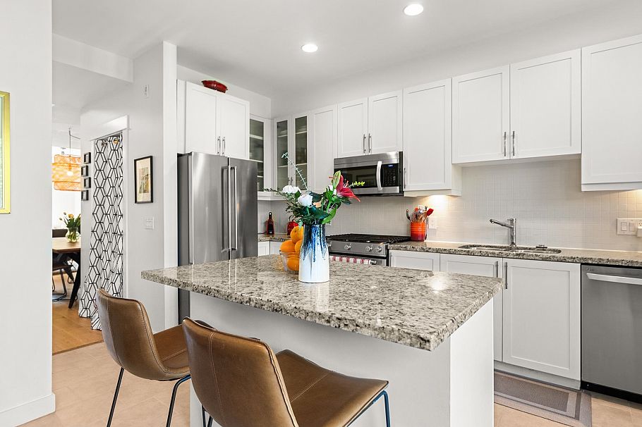 3 307 E 15th Street North Vancouver, BC - 17