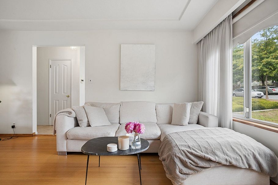 2780 E 8th Avenue Vancouver, BC - 12